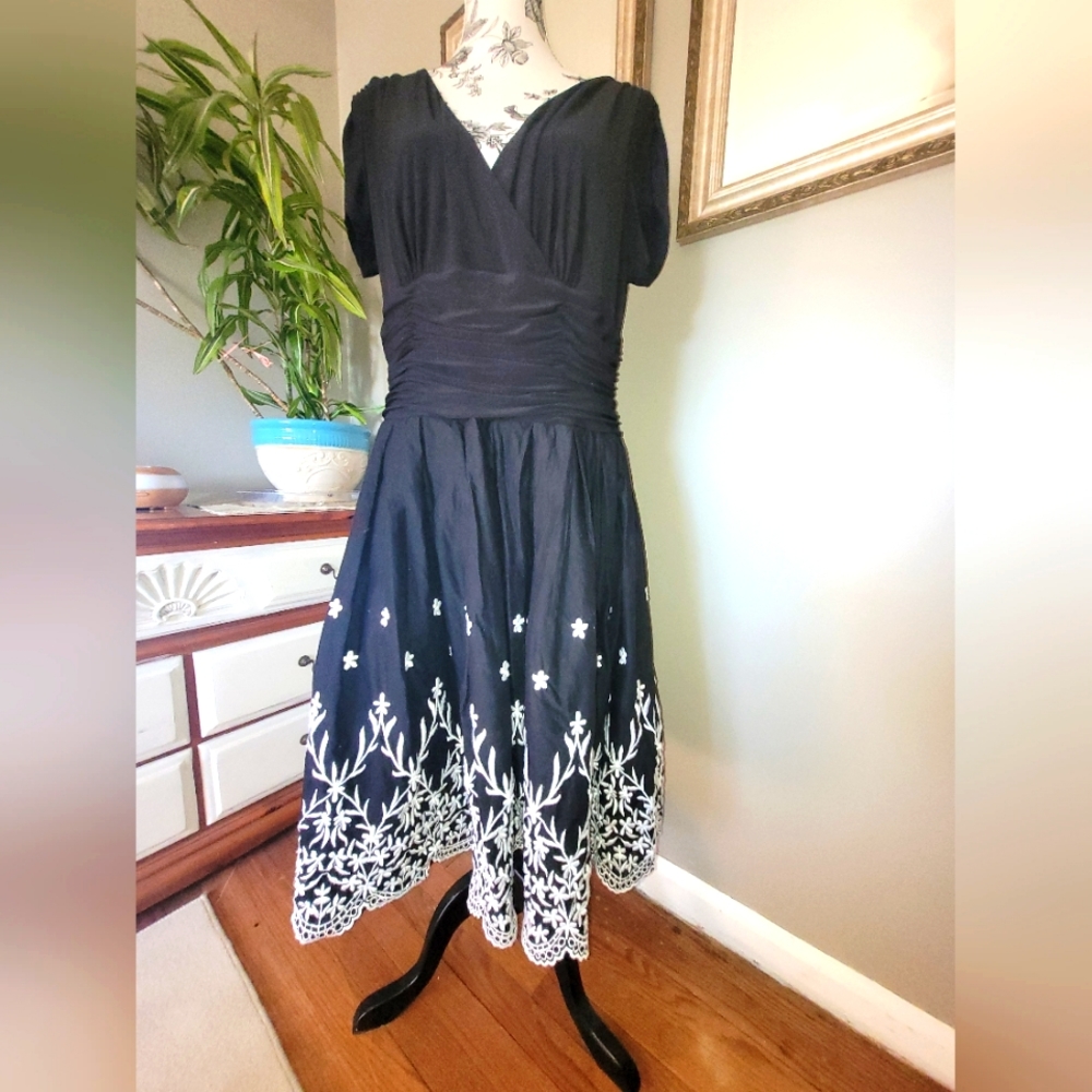S.L Fashion Embroidered dress sz 14w